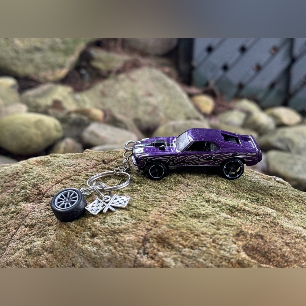 Hot Wheels Mustang Mach Car Keychain